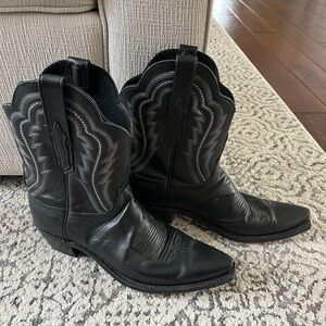 Lucchese women’s black boots